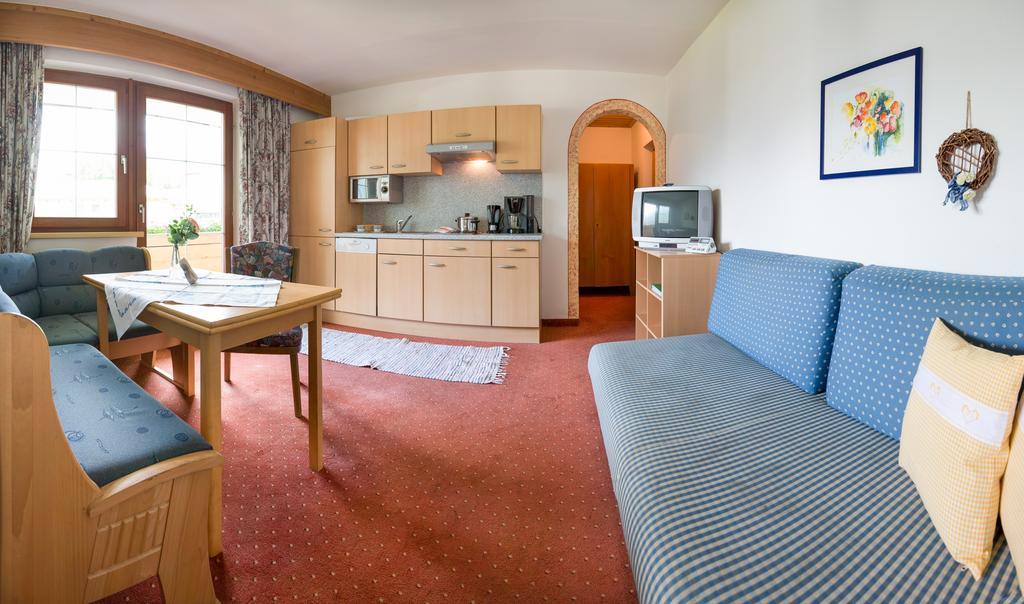 Pension Grubenhof Fulpmes Kamer foto